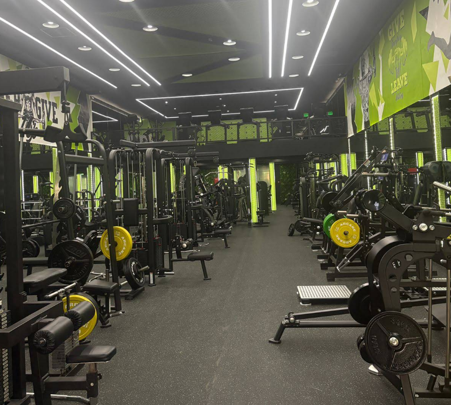 Secret Sport Gym wide floor view